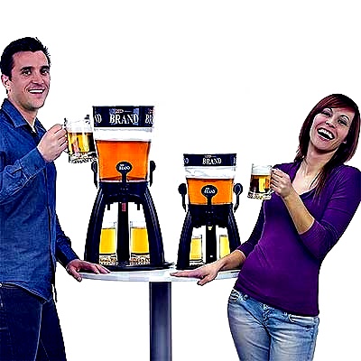 Mobiler Getränketower für das Buffet zur einfachen Selbstbedienung von Wasser, Säften oder Schorlen.